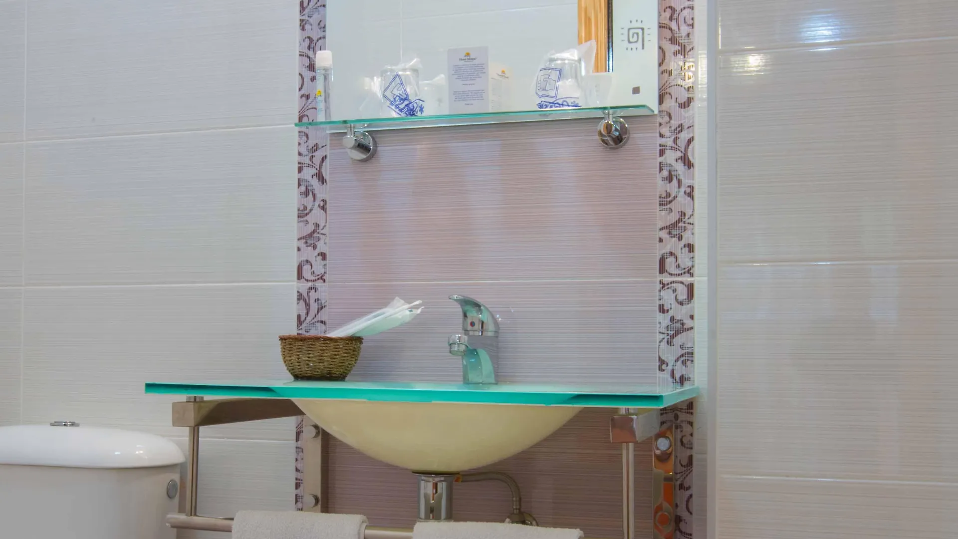 Hotel Miraya Beach Torre Del Mar 2*,  Spain