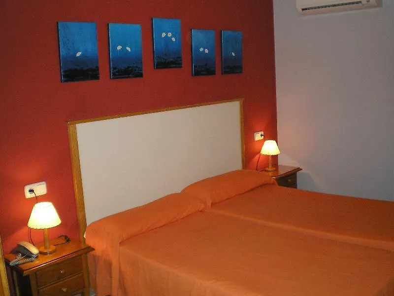Hotel Miraya Beach Torre Del Mar 2*,