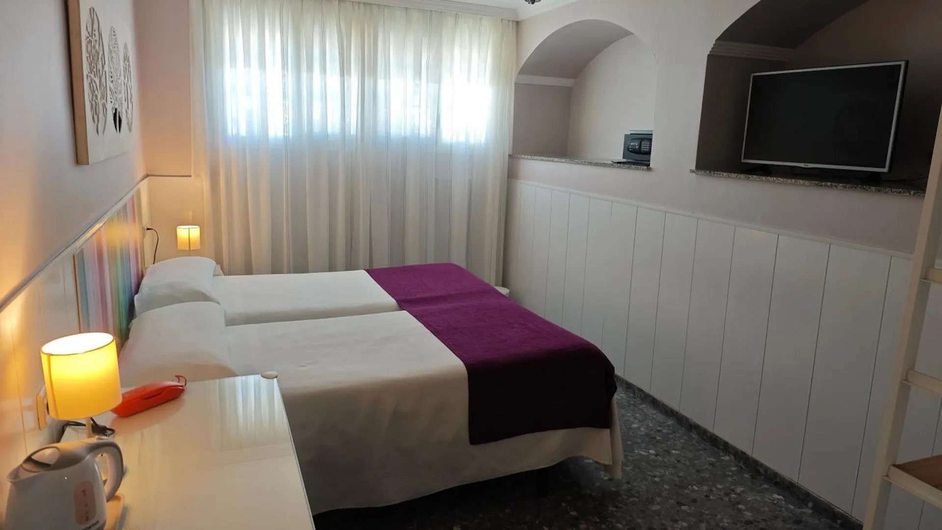 **  Hotel Miraya Beach Torre Del Mar España